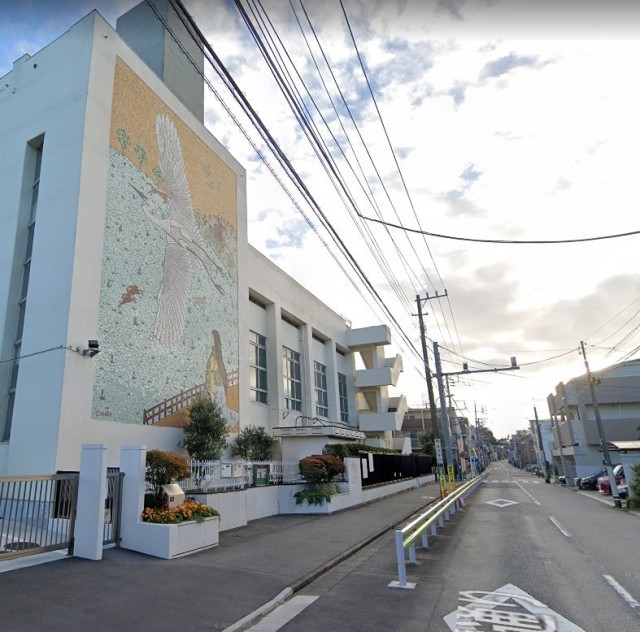 八幡中学校（自由が丘）（1305m）(周辺)