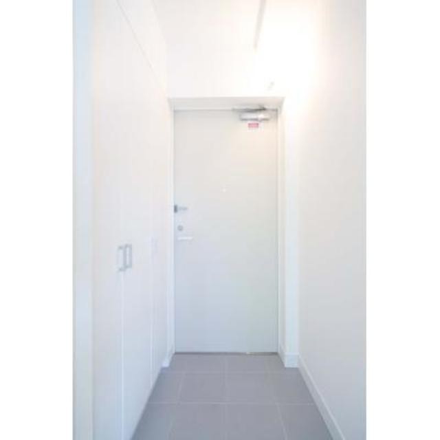 ※写真は同タイプ住戸です。(玄関)