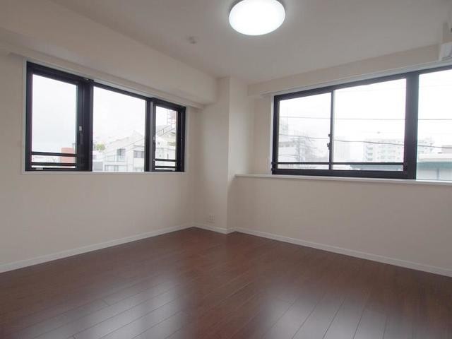 ※写真は同タイプ住戸です。(居間)