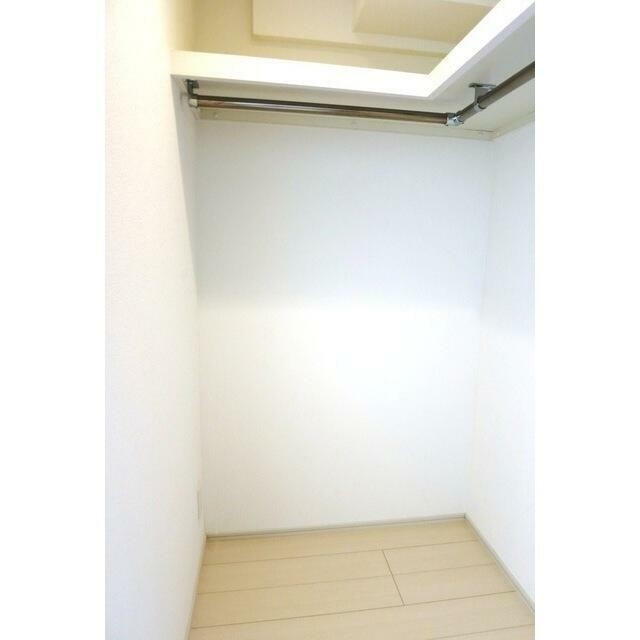 ウォークインクローゼット(内装)