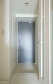 ※同仕様写真含む(玄関)