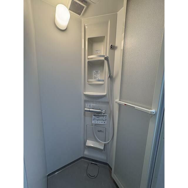 新品シャワールーム(風呂)