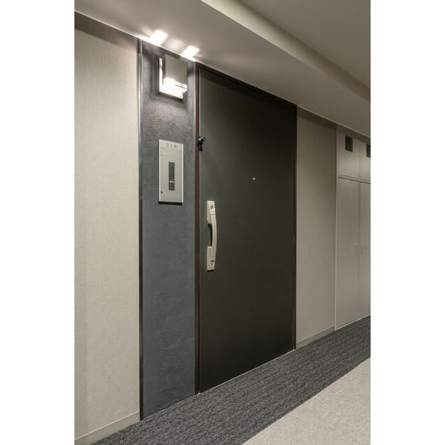 ※写真は同タイプ住戸です。(玄関)