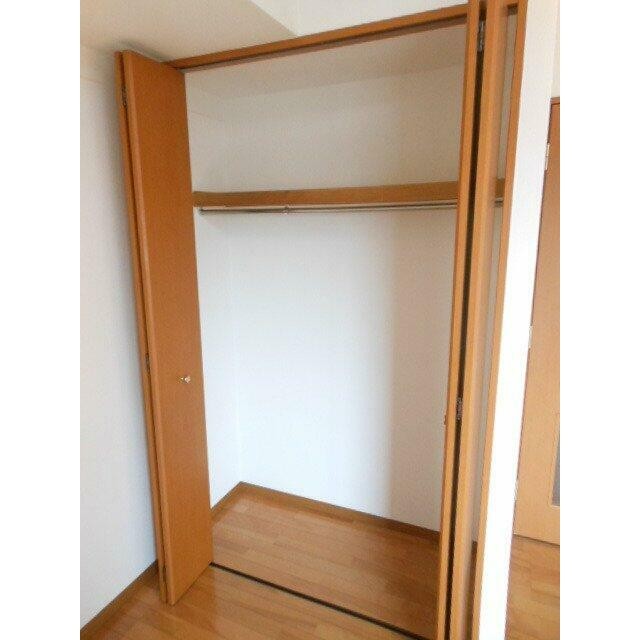 パイプ付クローゼット(内装)