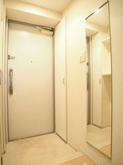 ※同仕様写真含む(玄関)