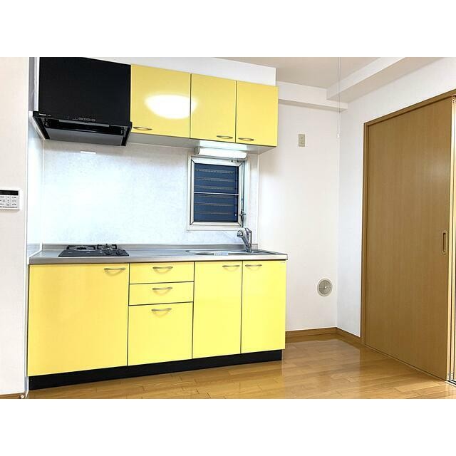 可愛らしい黄色のシステムキッチン♪(キッチン)