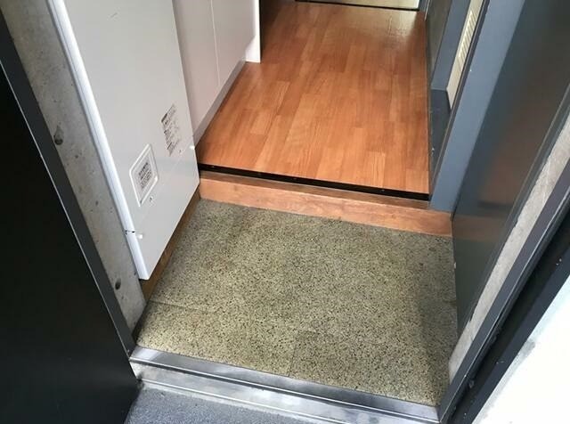 ※同仕様写真含む(玄関)