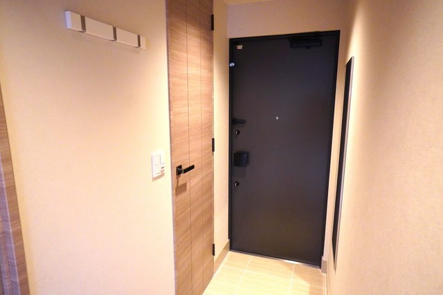※写真は同タイプ住戸です。(玄関)
