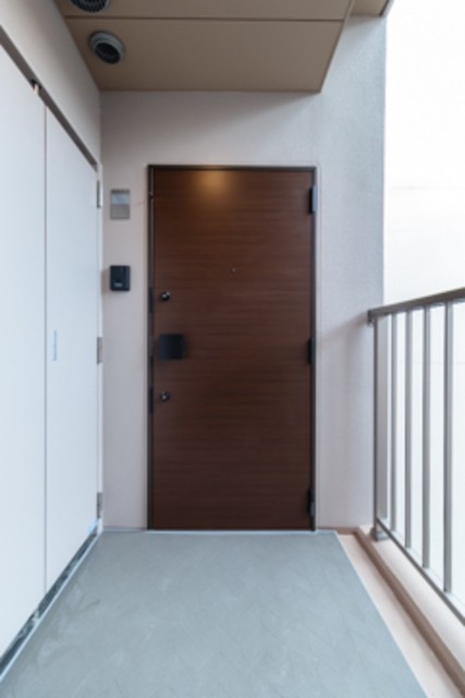 ※写真は同タイプ住戸です。(玄関)