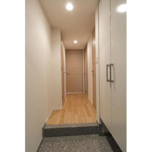 ※写真は同タイプ住戸です。(玄関)