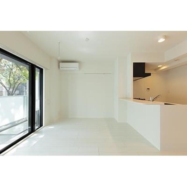 ※写真は同タイプ住戸です。(居間)