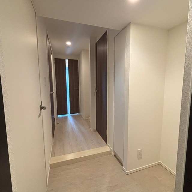 ※写真は同タイプ住戸です。(玄関)