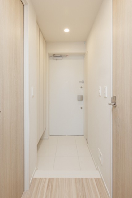 ※写真は同タイプ住戸です。(玄関)