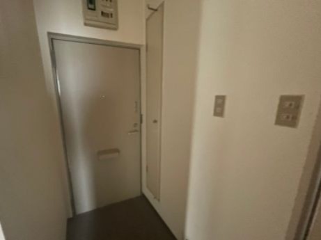 (玄関)