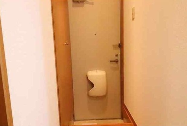 ※同仕様写真含む(玄関)