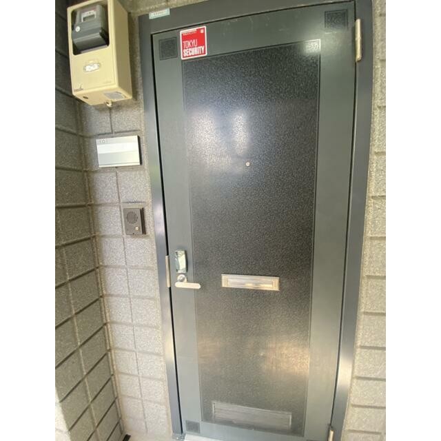 オートロック付き玄関はこの物件だけ！(その他建物画像)