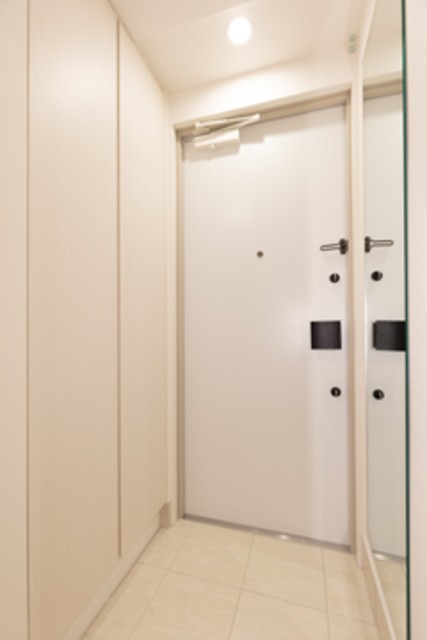 ※写真は同タイプ住戸です。(玄関)