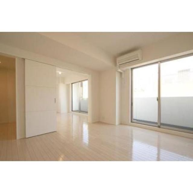 ※写真は同タイプ住戸です。(居間)