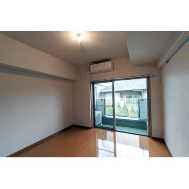 ※写真は同タイプ住戸です。(居間)