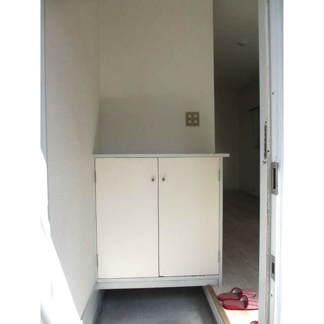 シューズボックスも完備♪お部屋が丸見えにはなりません！(玄関)