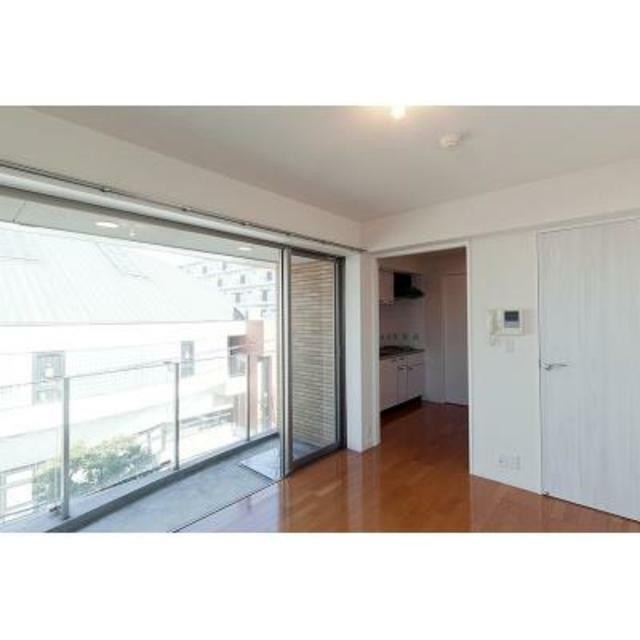 ※写真は同タイプ住戸です。(居間)