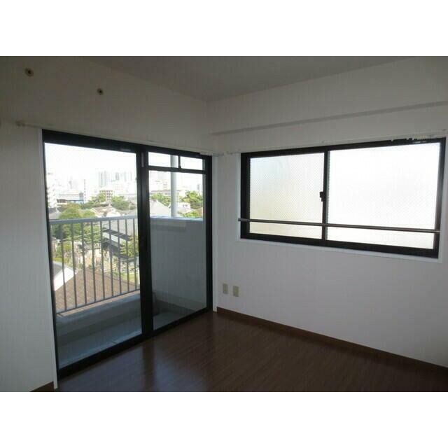 洋室4．8帖(居間)