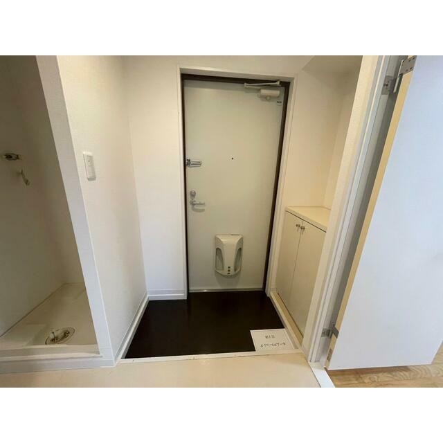 ※同仕様写真含む(玄関)