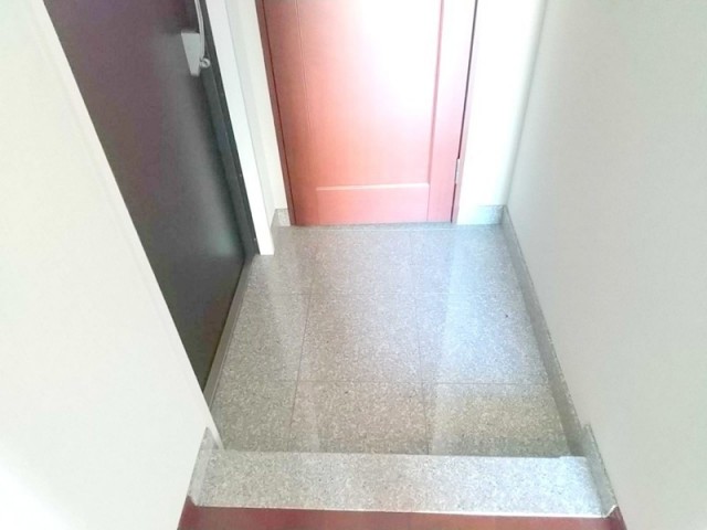 ※同仕様写真含む(玄関)