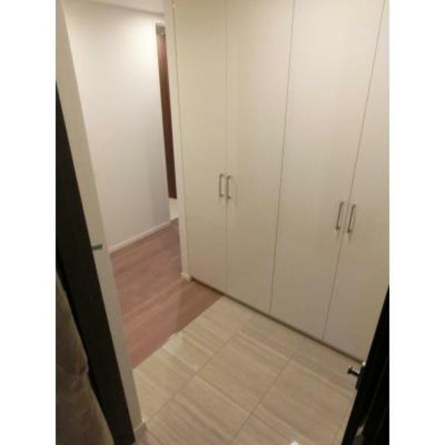 ※写真は同タイプ住戸です。(玄関)