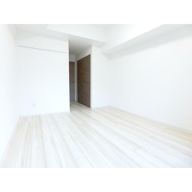 白を基調とした明るい居室