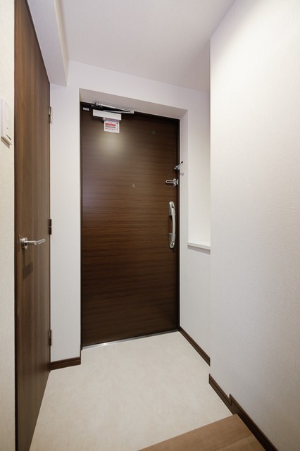 ※写真は同タイプ住戸です。(玄関)