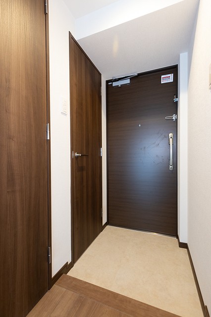 ※写真は同タイプ住戸です。(玄関)