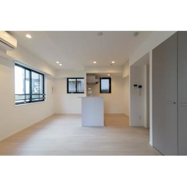 ※写真は同タイプ住戸です。(居間)