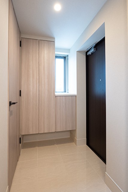 ※写真は同タイプ住戸です。(玄関)