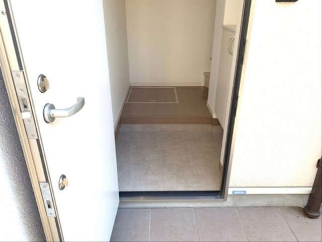 ※同仕様写真含む(玄関)