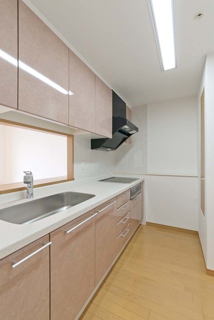 ※写真は同タイプ住戸です。(キッチン)