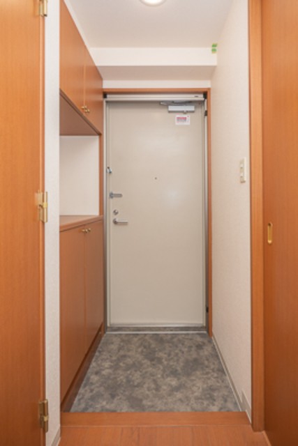 ※写真は同タイプ住戸です。(玄関)