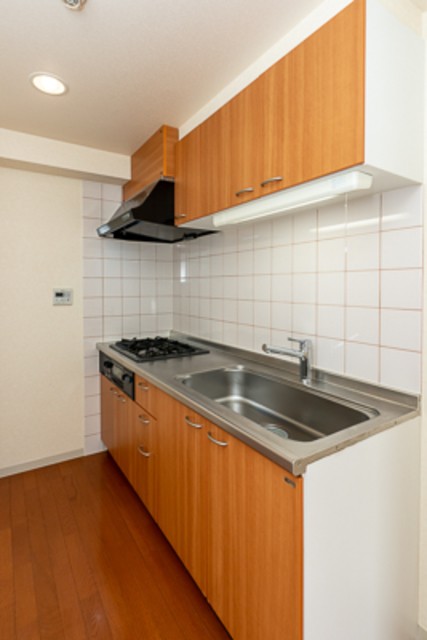 ※写真は同タイプ住戸です。(キッチン)