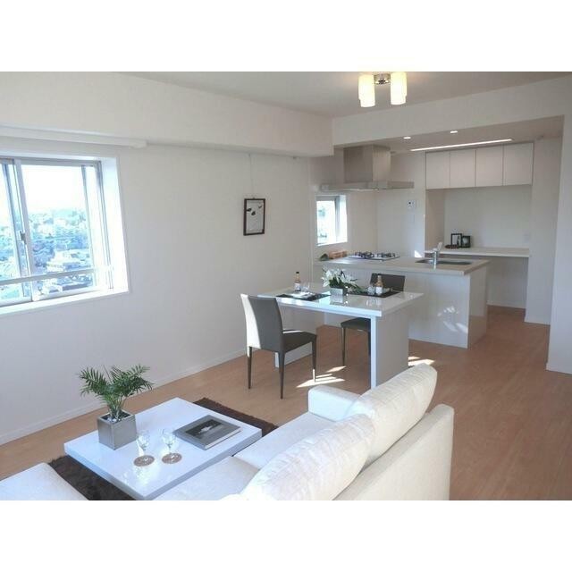 ※同仕様写真含む(居間)