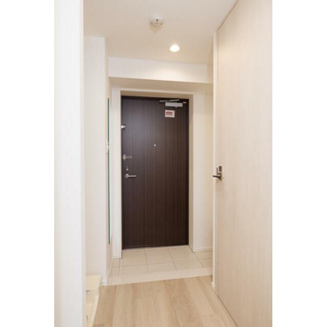 ※写真は同タイプ住戸です。(玄関)