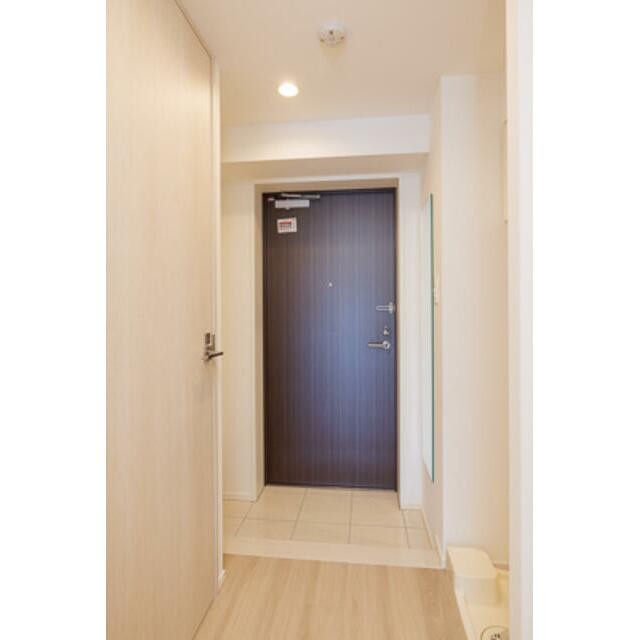 ※写真は同タイプ住戸です。(玄関)