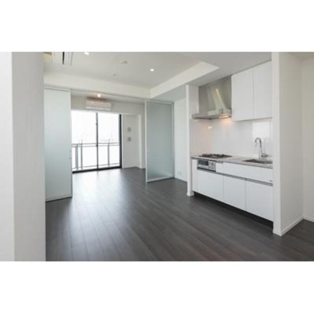 ※写真は同タイプ住戸です。(居間)