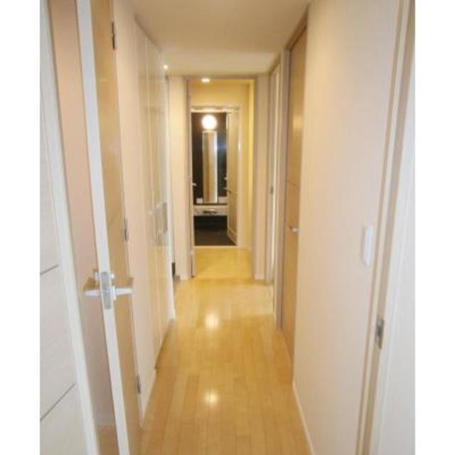 ※写真は同タイプ住戸です。(玄関)