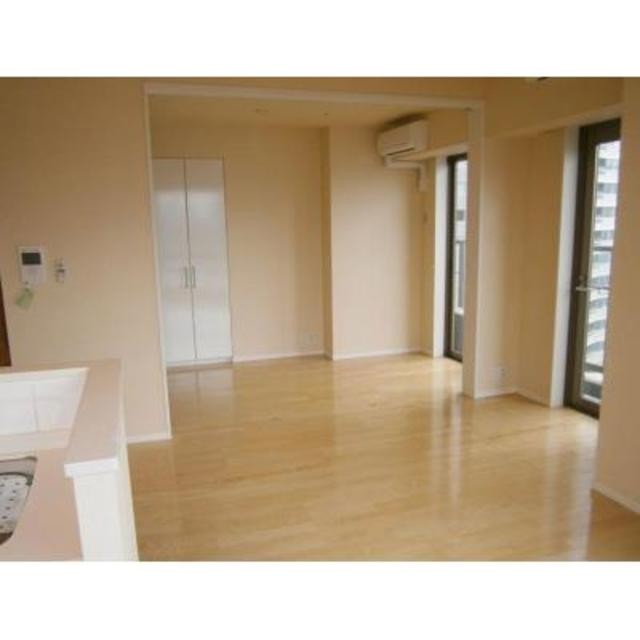 ※写真は同タイプ住戸です。(居間)