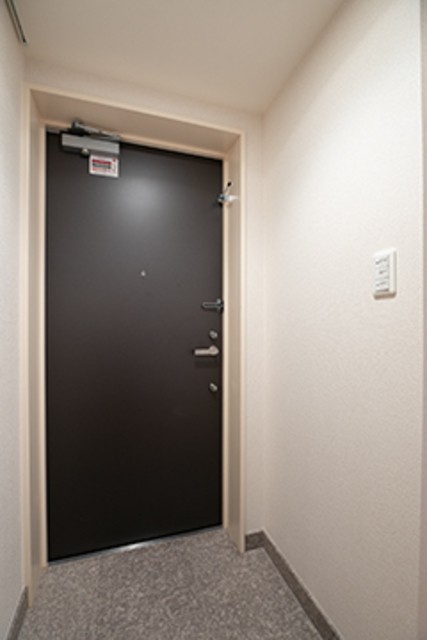※写真は同タイプ住戸です。(玄関)