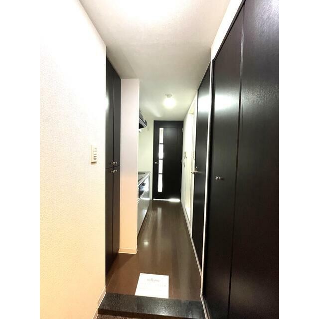 玄関から見た室内