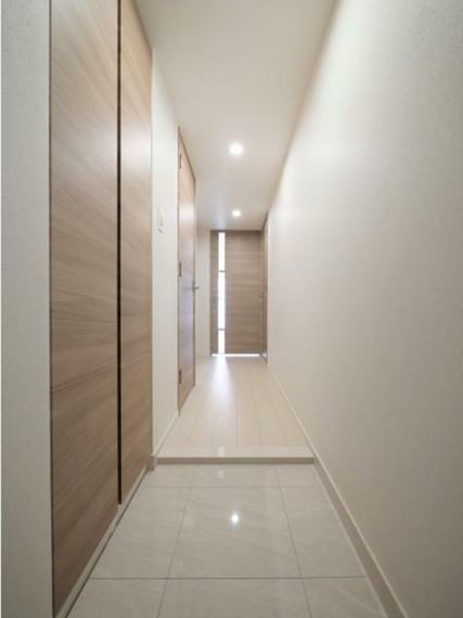 ※同仕様写真含む(玄関)