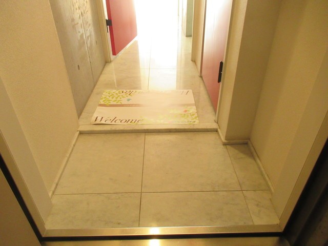 (玄関)