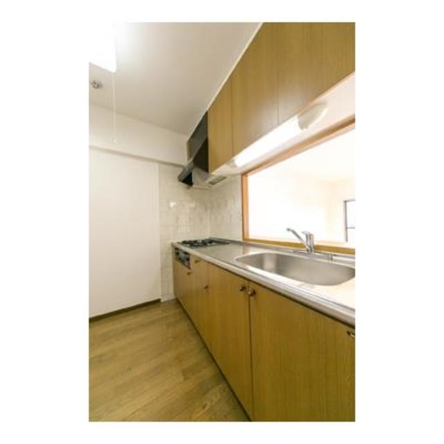 ※写真は同タイプ住戸です。(キッチン)