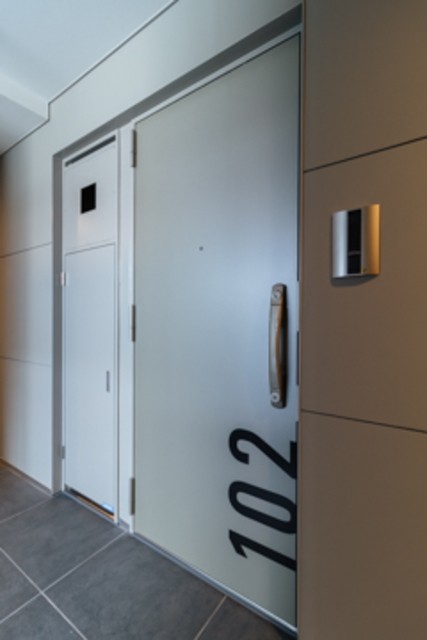 ※写真は同タイプ住戸です。(玄関)